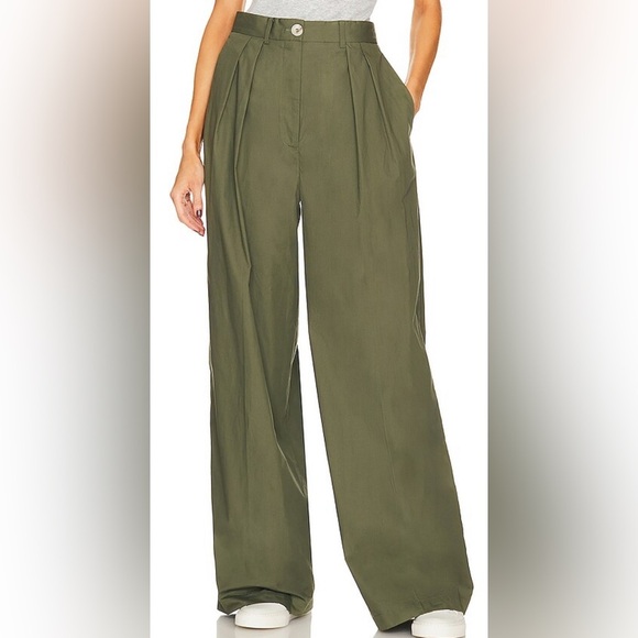 HELSA Pants - HELSA Cotton Poplin Trouser in Army Green Large Zip Fly Pleated Front Pockets